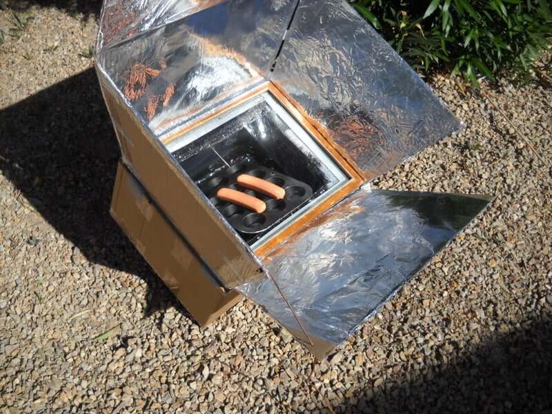 image of a homemade solar cooker for how to make a solar cooker at home